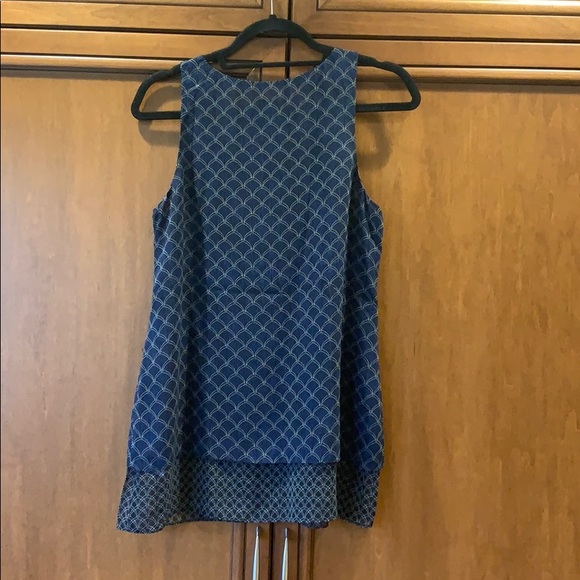 Cabi Sleeveless scallop-patterned tunic - Picture 3 of 4